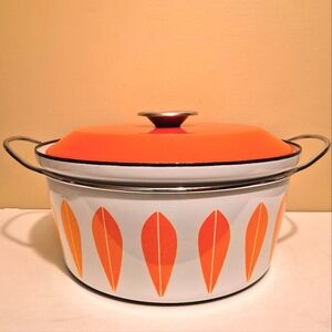 Vintage Catherine Holme Norway Dutch Oven Lotus Enamelware Pot